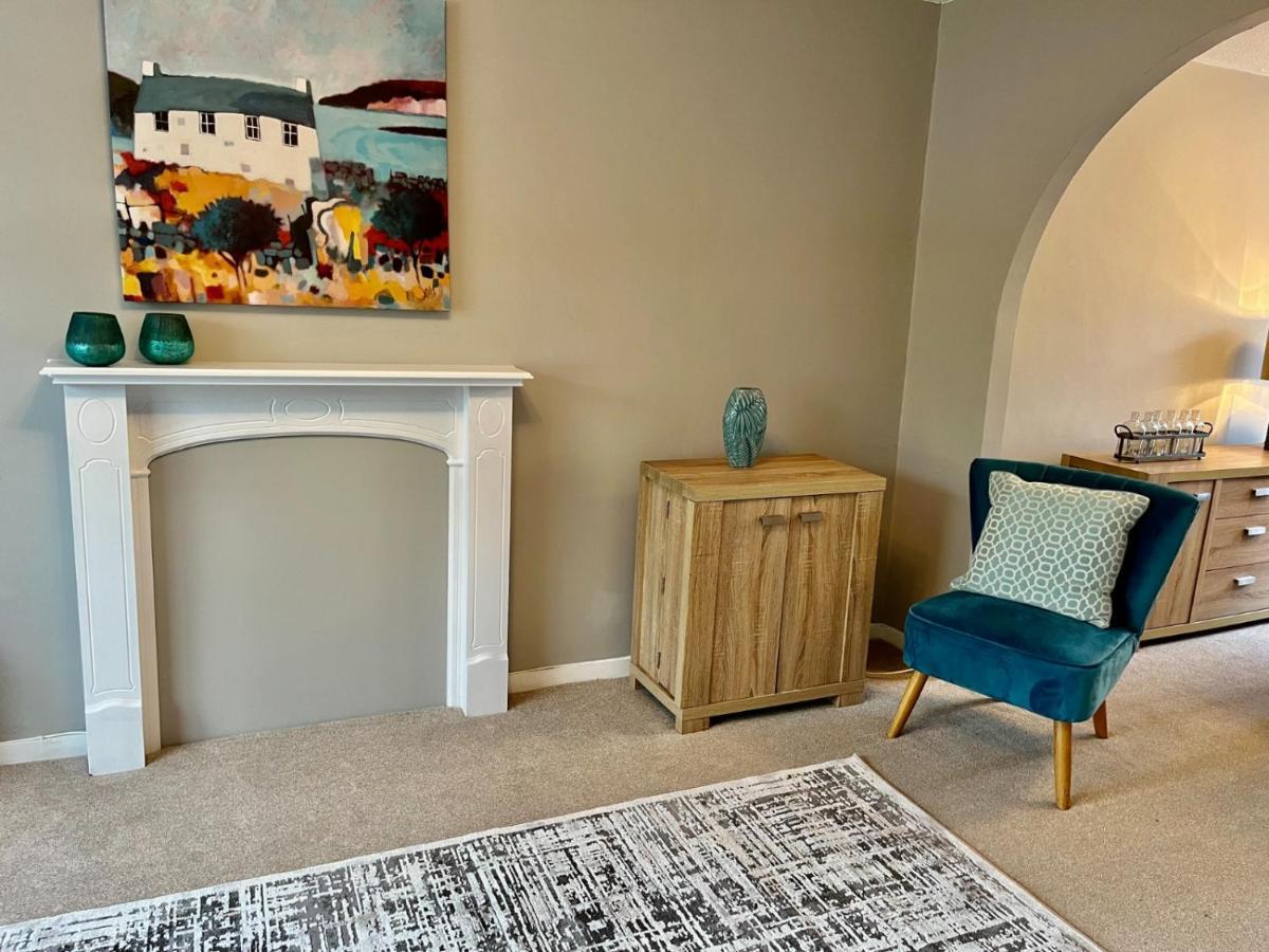 Canada House - Sleeps 6 -3 King Or 6 Single Ideal For Contractors Warrington  Exterior foto